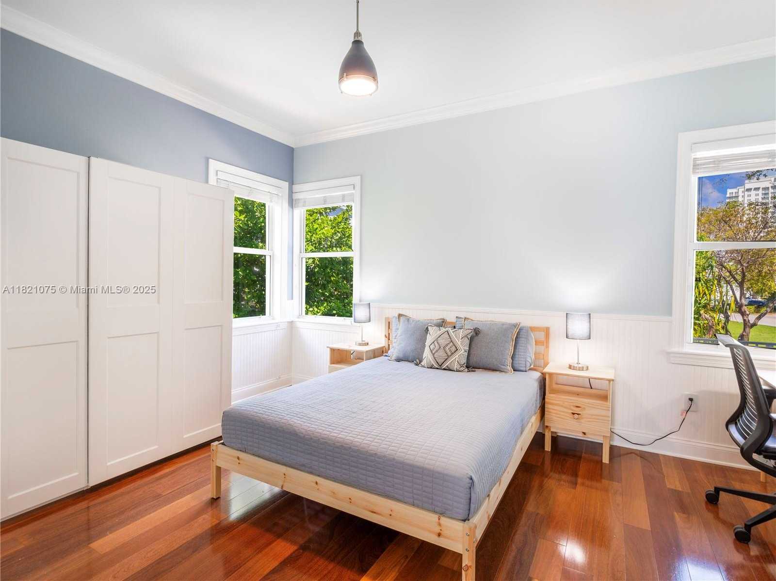 Small Image of 1080 NORTH EAST LITTLE RIVER DR, Miami Number 32