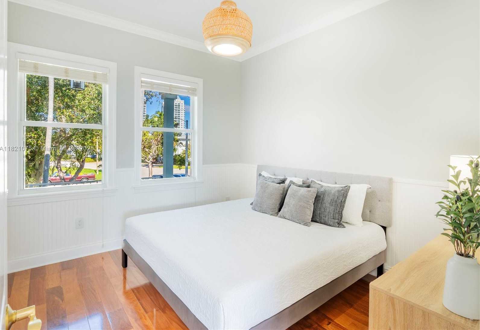 Small Image of 1080 NORTH EAST LITTLE RIVER DR, Miami Number 34