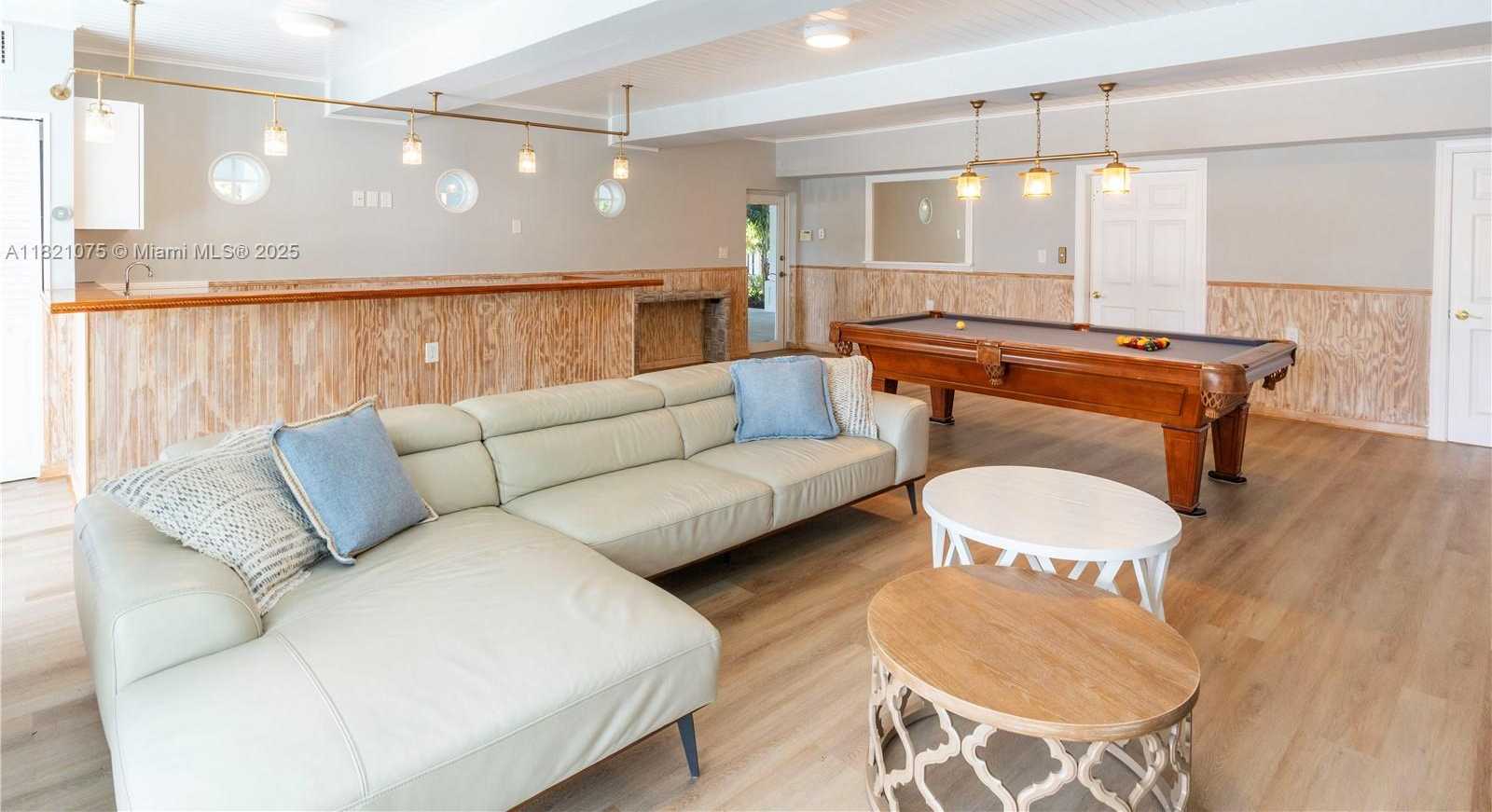 Small Image of 1080 NORTH EAST LITTLE RIVER DR, Miami Number 38
