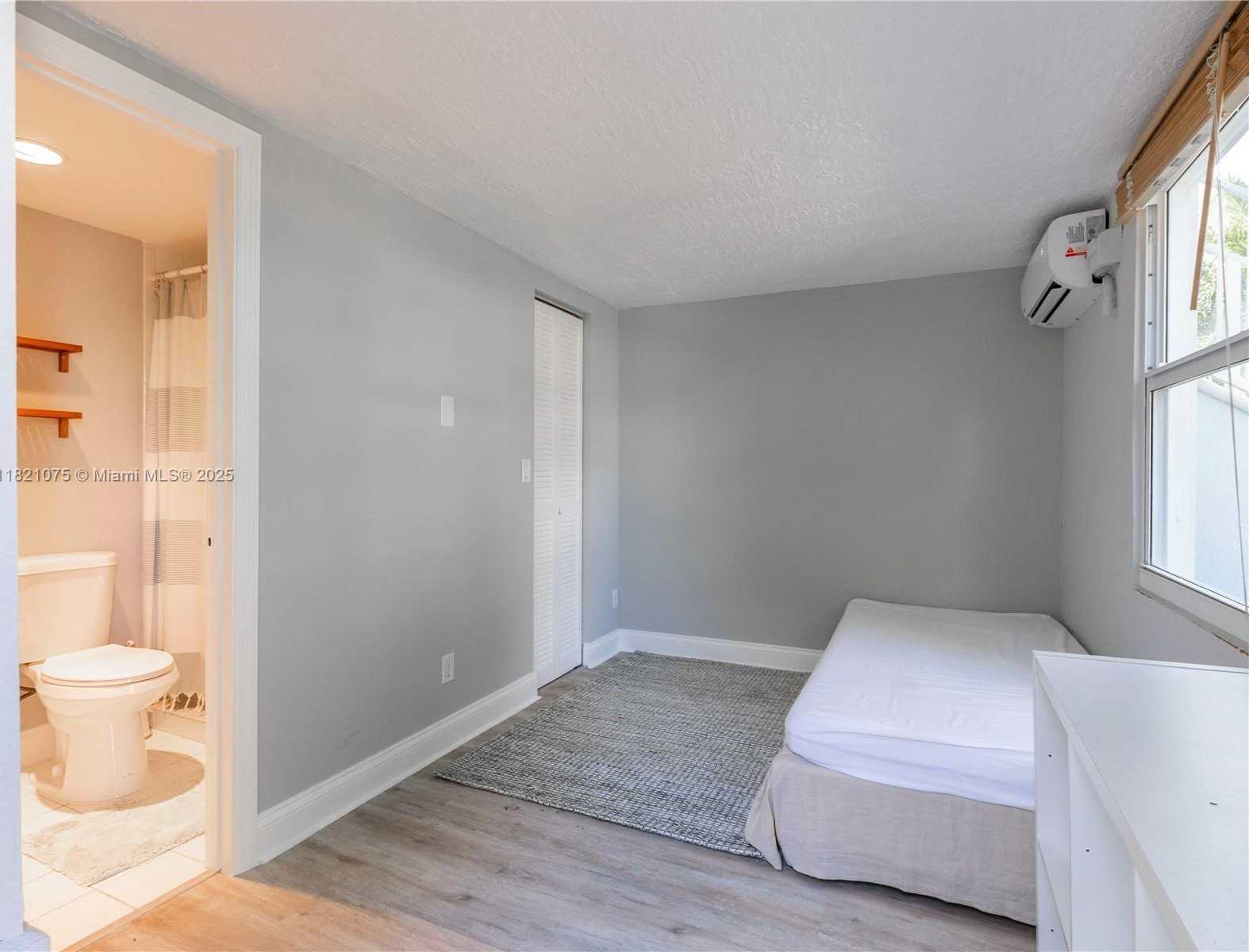 Small Image of 1080 NORTH EAST LITTLE RIVER DR, Miami Number 40