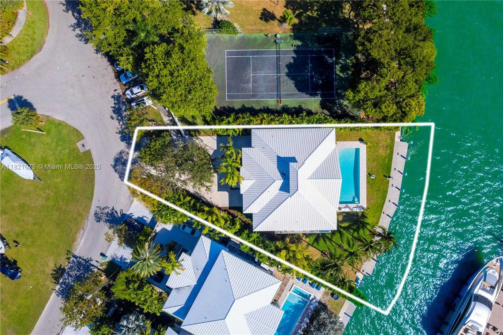 Small Image of 1080 NORTH EAST LITTLE RIVER DR, Miami Number 6