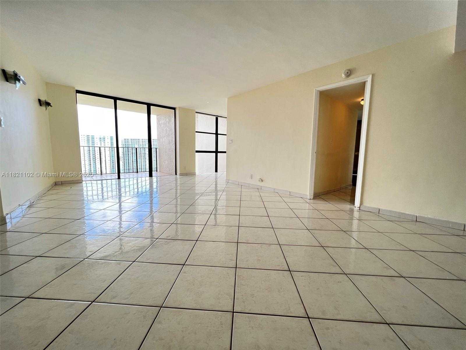 Small Image of 18181 NORTH EAST 31 CT #2705, Aventura Number 3