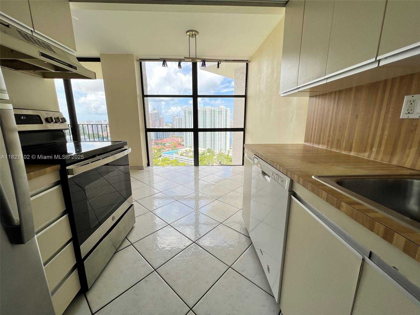 Small Image of 18181 NORTH EAST 31 CT #2705, Aventura Number 6