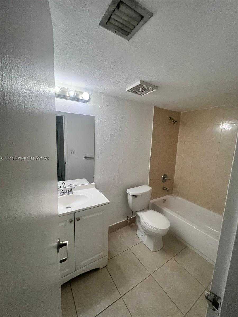 Small Image of 4900 NORTH WEST 79TH AVE #106, Doral Number 4