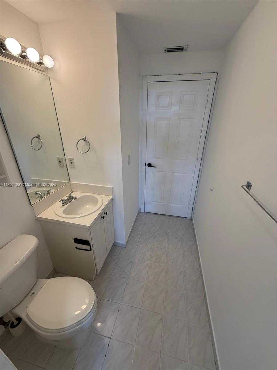 Small Image of 6520 NORTH WEST 114TH AVE #1636, Doral Number 28