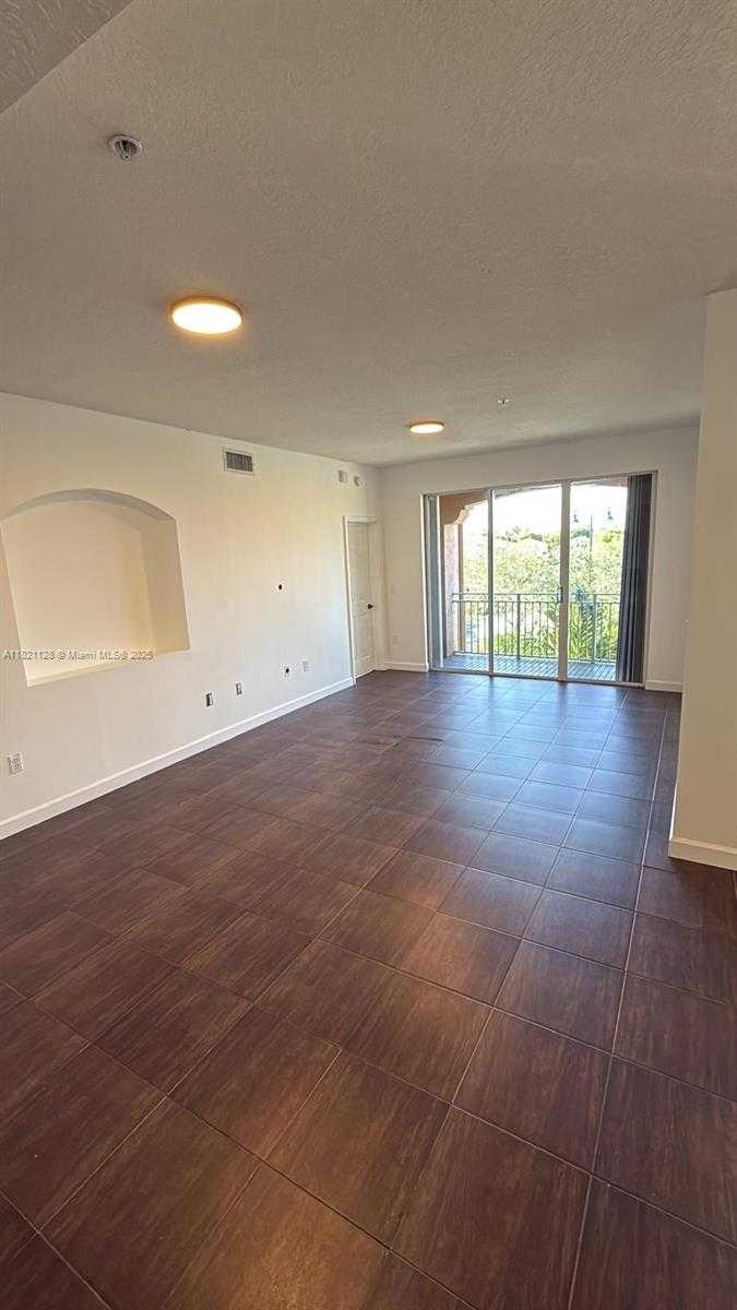 Small Image of 6520 NORTH WEST 114TH AVE #1636, Doral Number 5