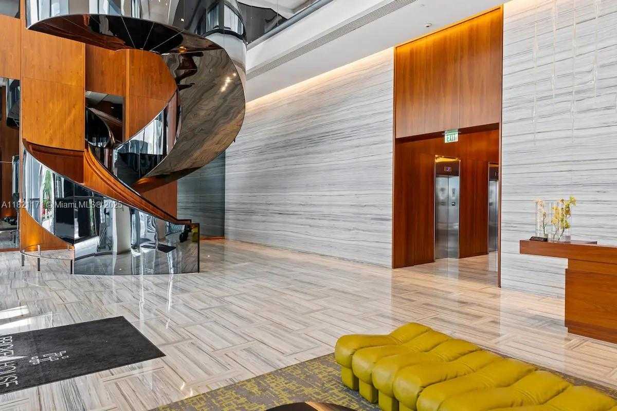 Small Image of 1300 BRICKELL BAY DR #2310, Miami Number 4