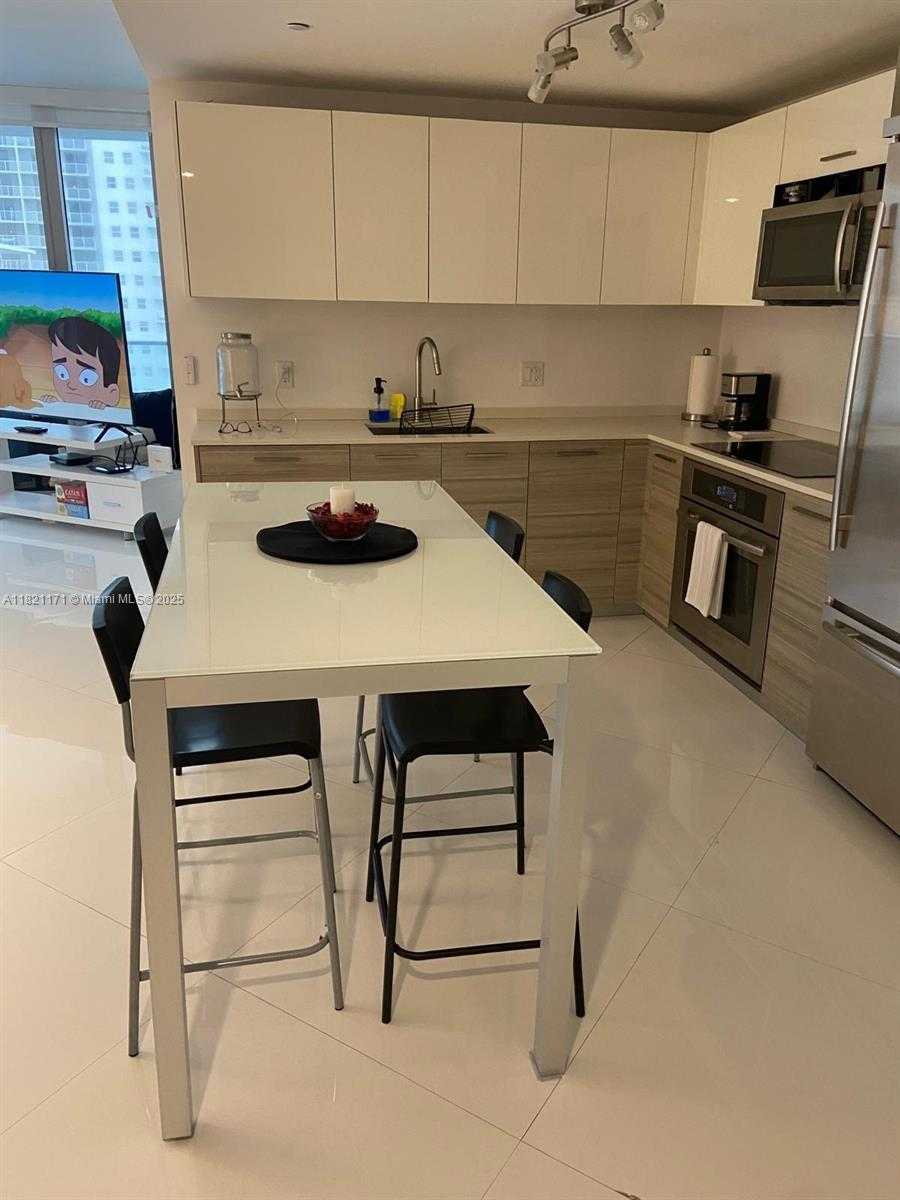 Small Image of 1300 BRICKELL BAY DR #2310, Miami Number 49