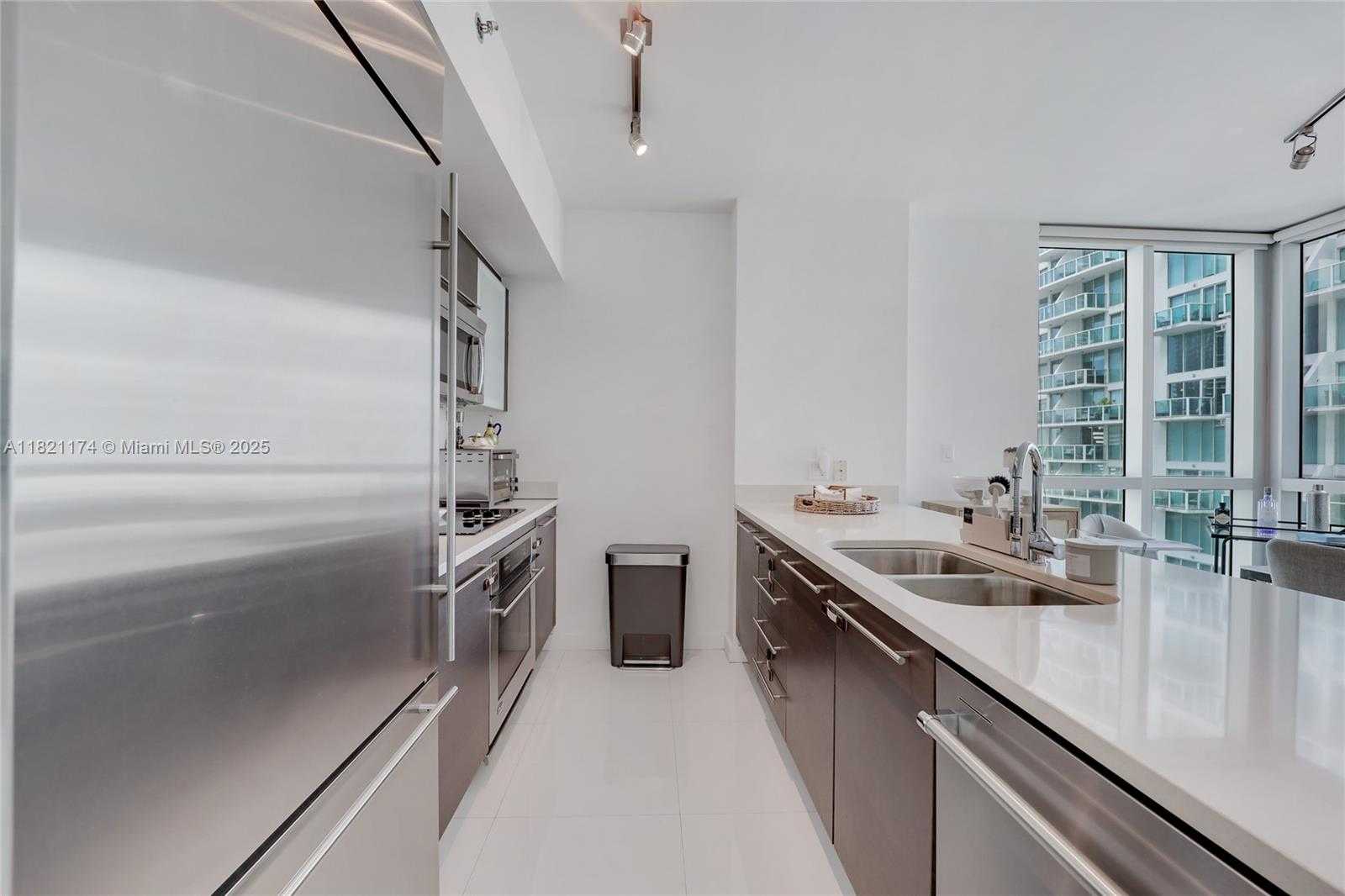Small Image of 55 SOUTH EAST 6TH ST #1901, Miami Number 6