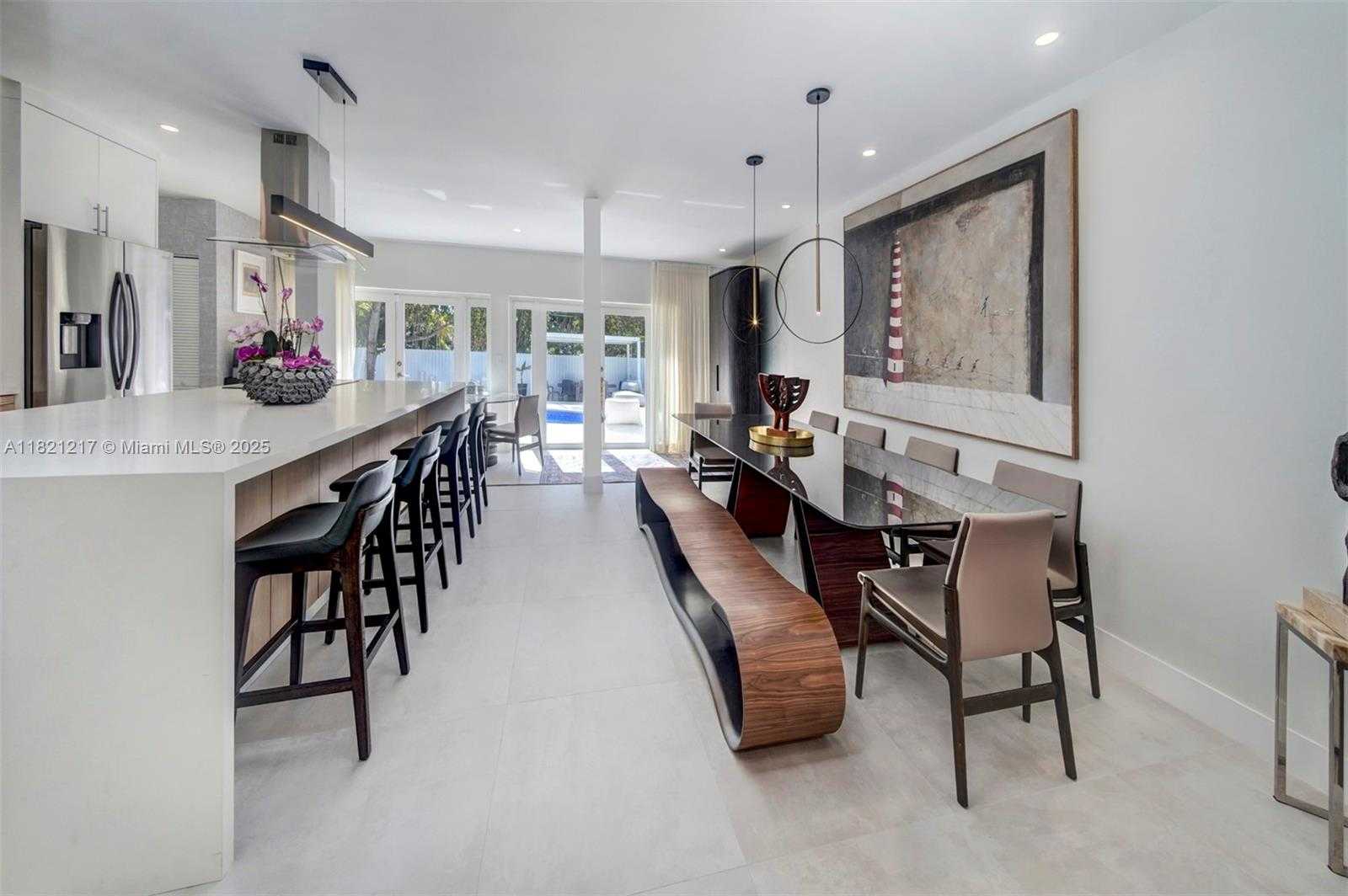 Small Image of 2020 ALAMANDA DR, North Miami Number 16