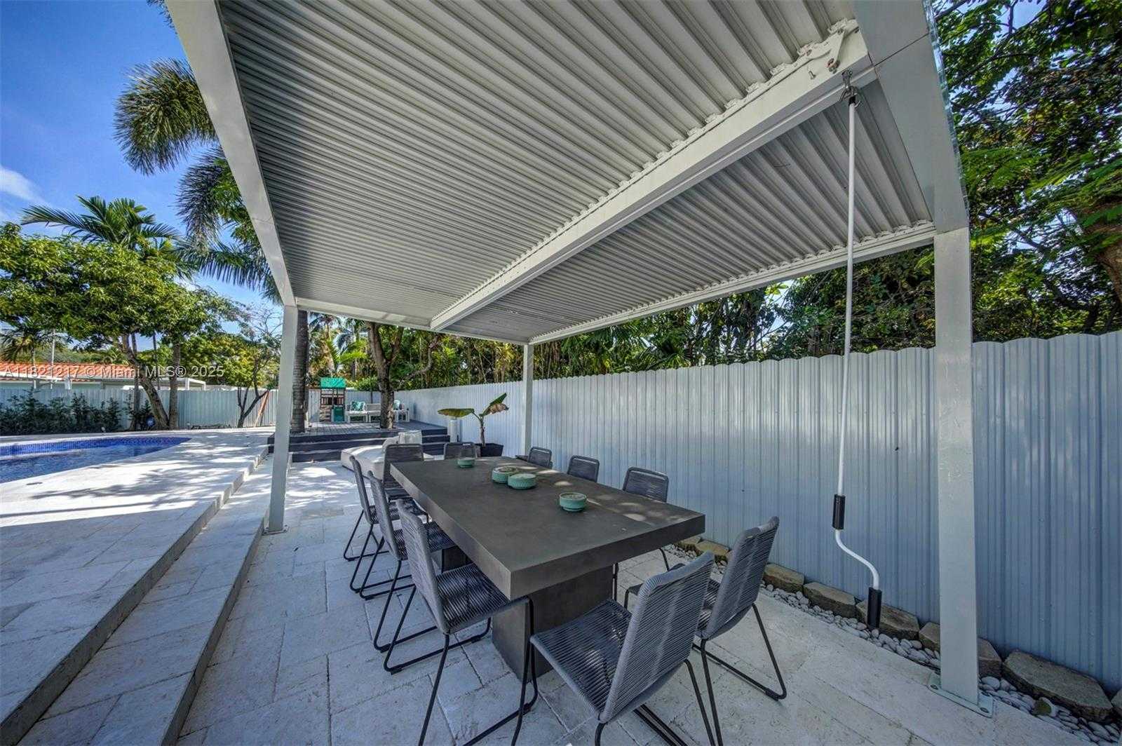 Small Image of 2020 ALAMANDA DR, North Miami Number 40