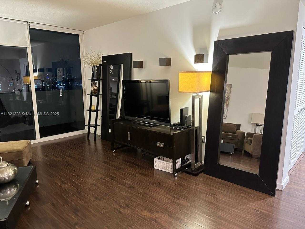 Small Image of 19501 WEST COUNTRY CLUB DR #1706, Aventura Number 11