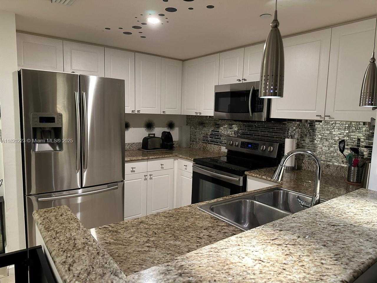 Small Image of 19501 WEST COUNTRY CLUB DR #1706, Aventura Number 3