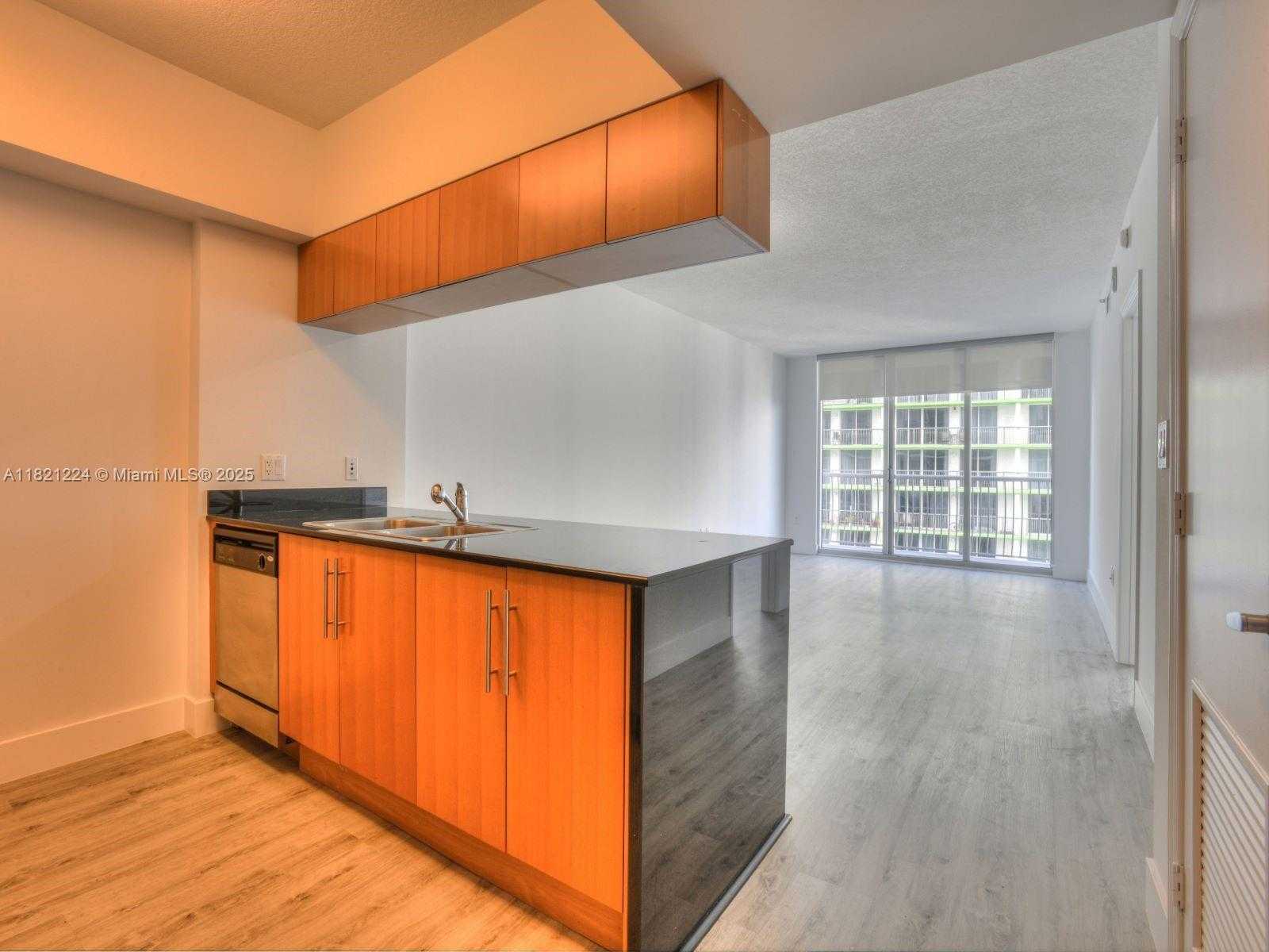 Small Image of 1750 NORTH BAYSHORE DR #3205, Miami Number 2