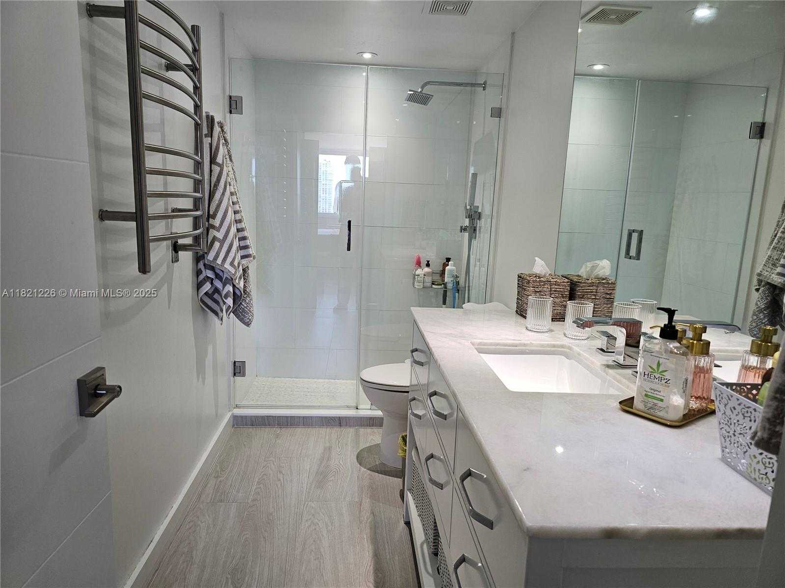 Small Image of 500 BAYVIEW DR #1123, Sunny Isles Beach Number 10