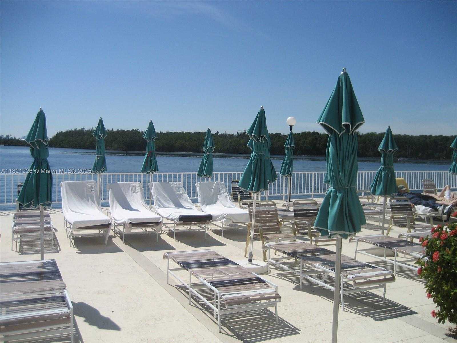 Small Image of 500 BAYVIEW DR #1123, Sunny Isles Beach Number 15