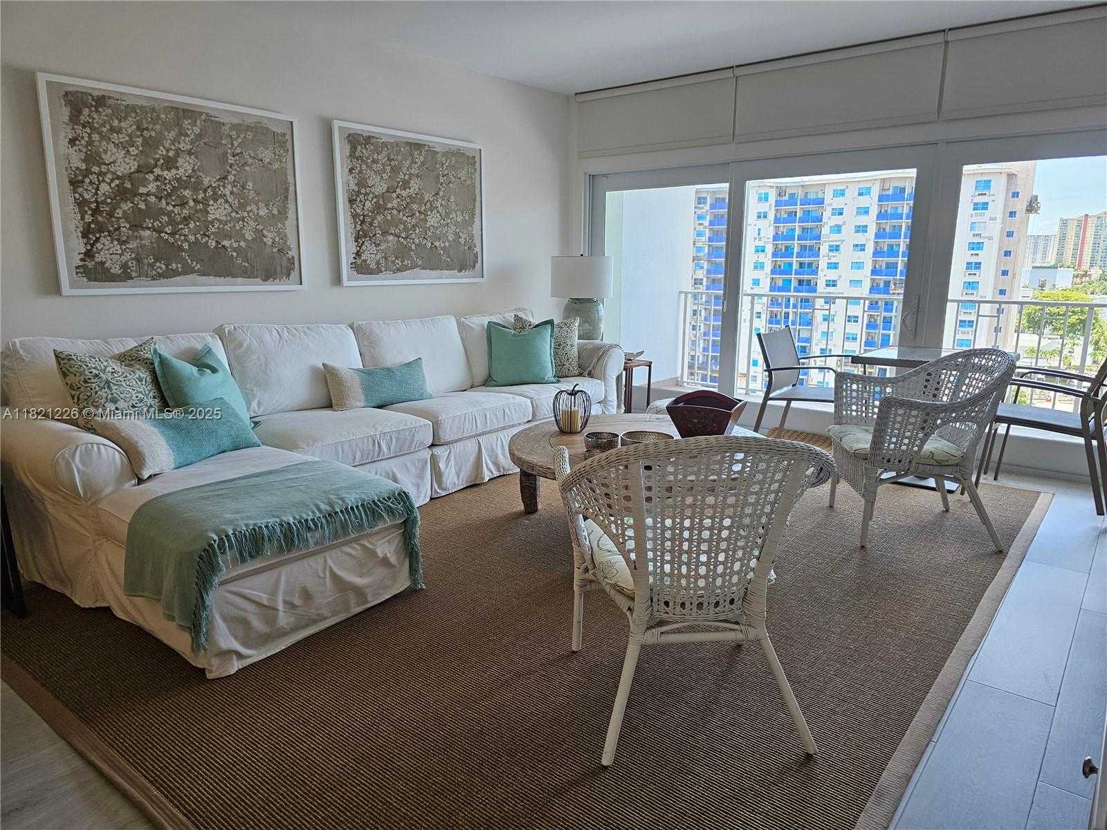 Small Image of 500 BAYVIEW DR #1123, Sunny Isles Beach Number 6