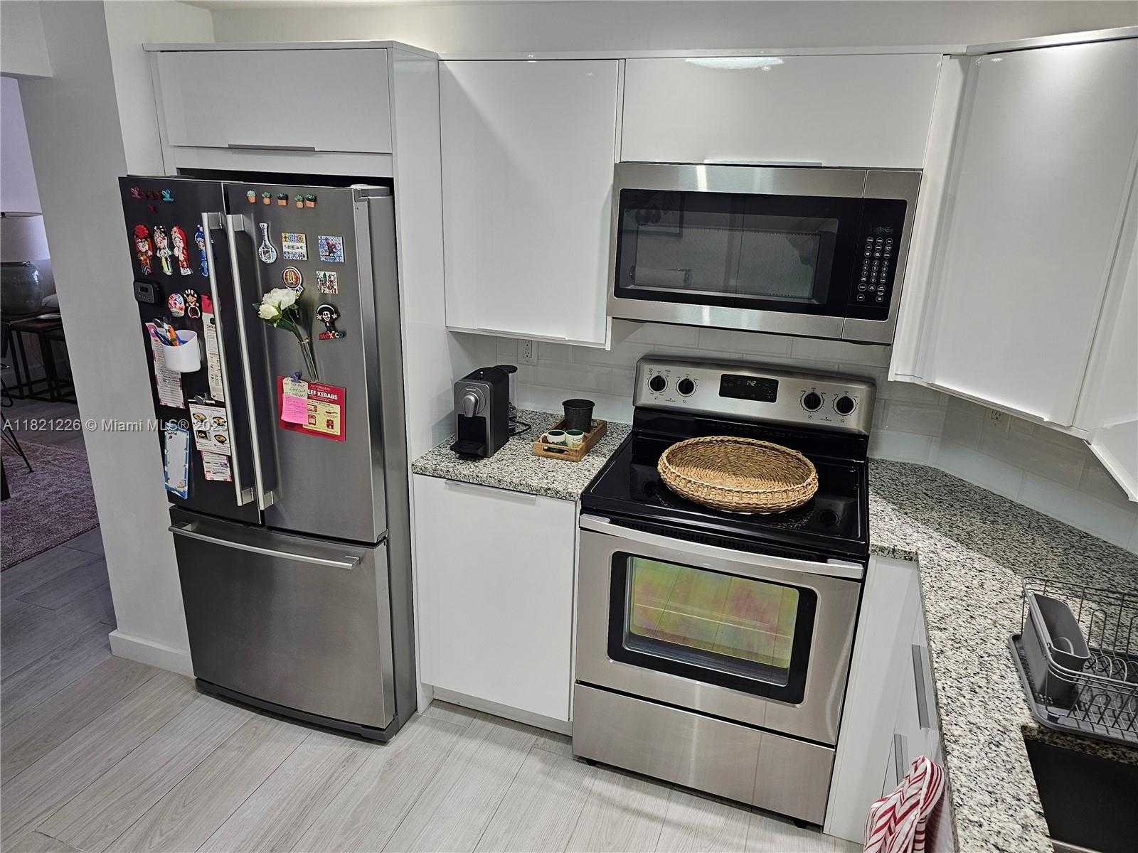 Small Image of 500 BAYVIEW DR #1123, Sunny Isles Beach Number 9