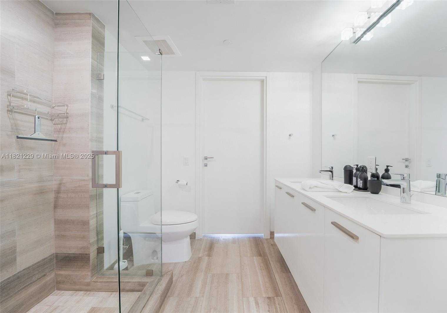 Small Image of 1300 BRICKELL BAY DR #3004, Miami Number 11