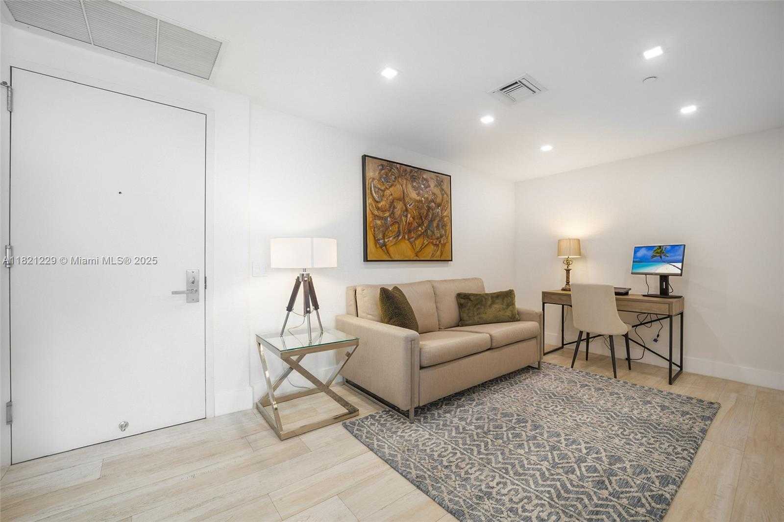 Small Image of 1300 BRICKELL BAY DR #3004, Miami Number 12
