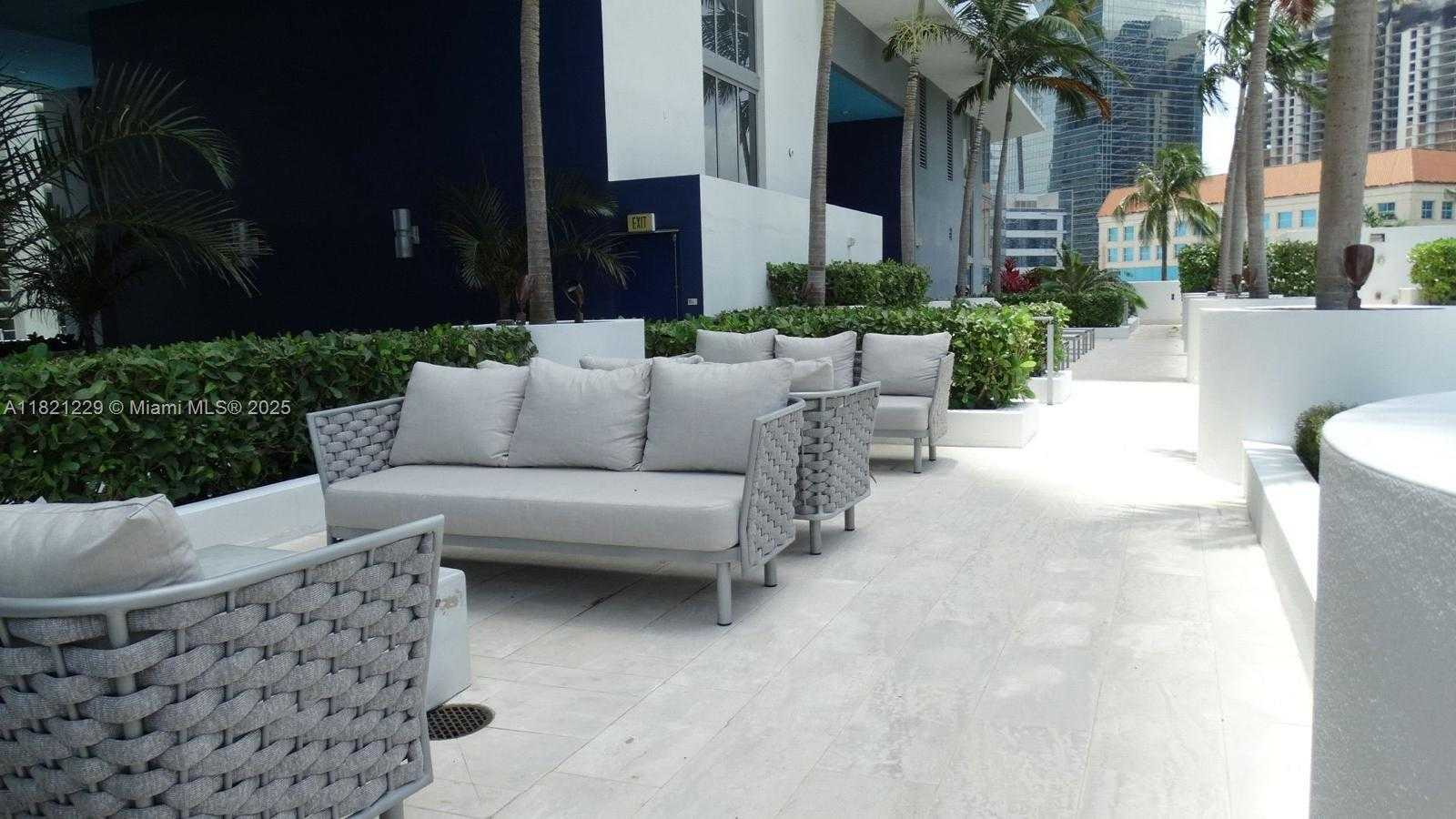 Small Image of 1300 BRICKELL BAY DR #3004, Miami Number 18