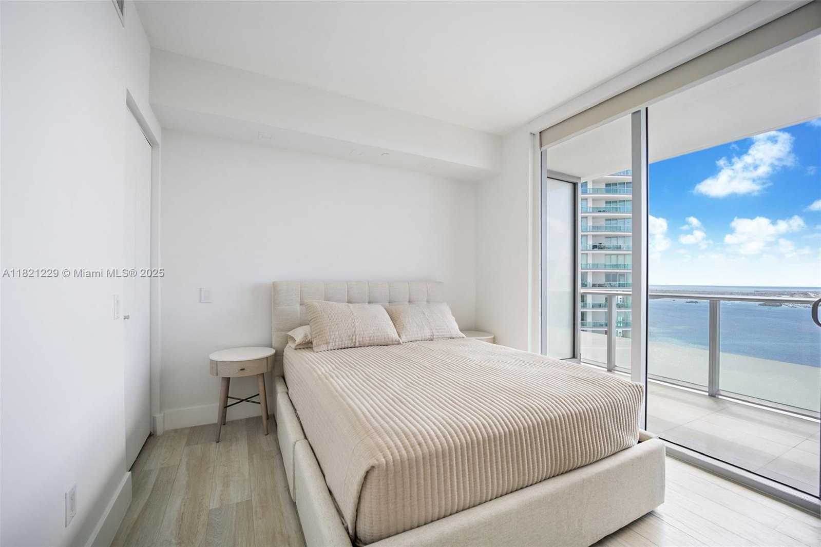 Small Image of 1300 BRICKELL BAY DR #3004, Miami Number 8
