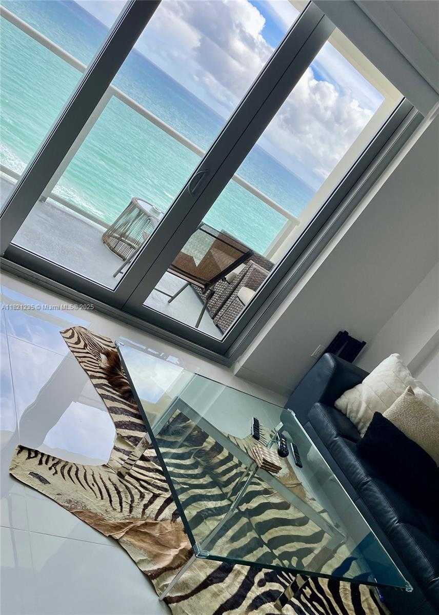 Small Image of 5701 COLLINS AVE #PH08, Miami Beach Number 14