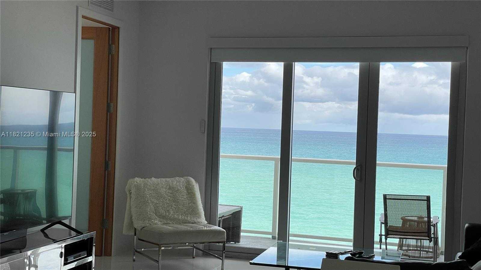 Small Image of 5701 COLLINS AVE #PH08, Miami Beach Number 15