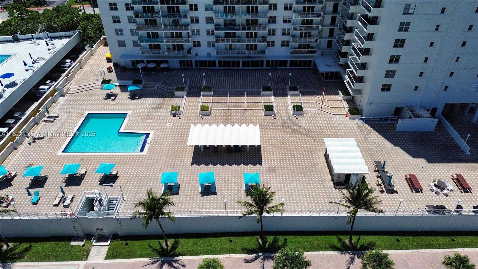 Small Image of 5701 COLLINS AVE #PH08, Miami Beach Number 18
