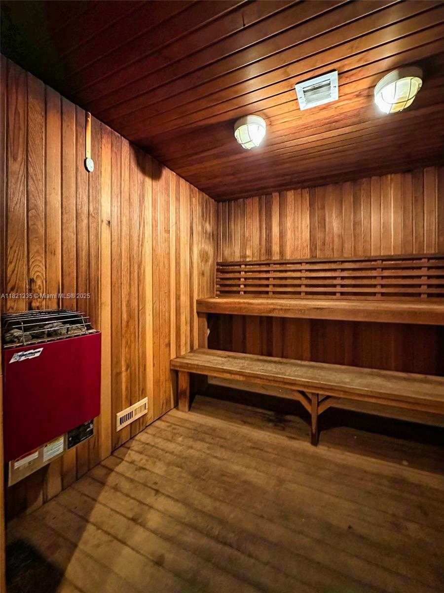 Small Image of 5701 COLLINS AVE #PH08, Miami Beach Number 25