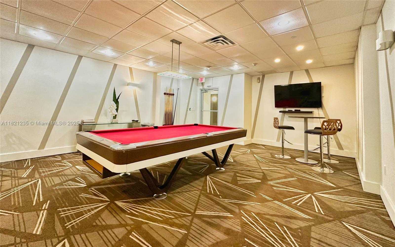 Small Image of 5701 COLLINS AVE #PH08, Miami Beach Number 29
