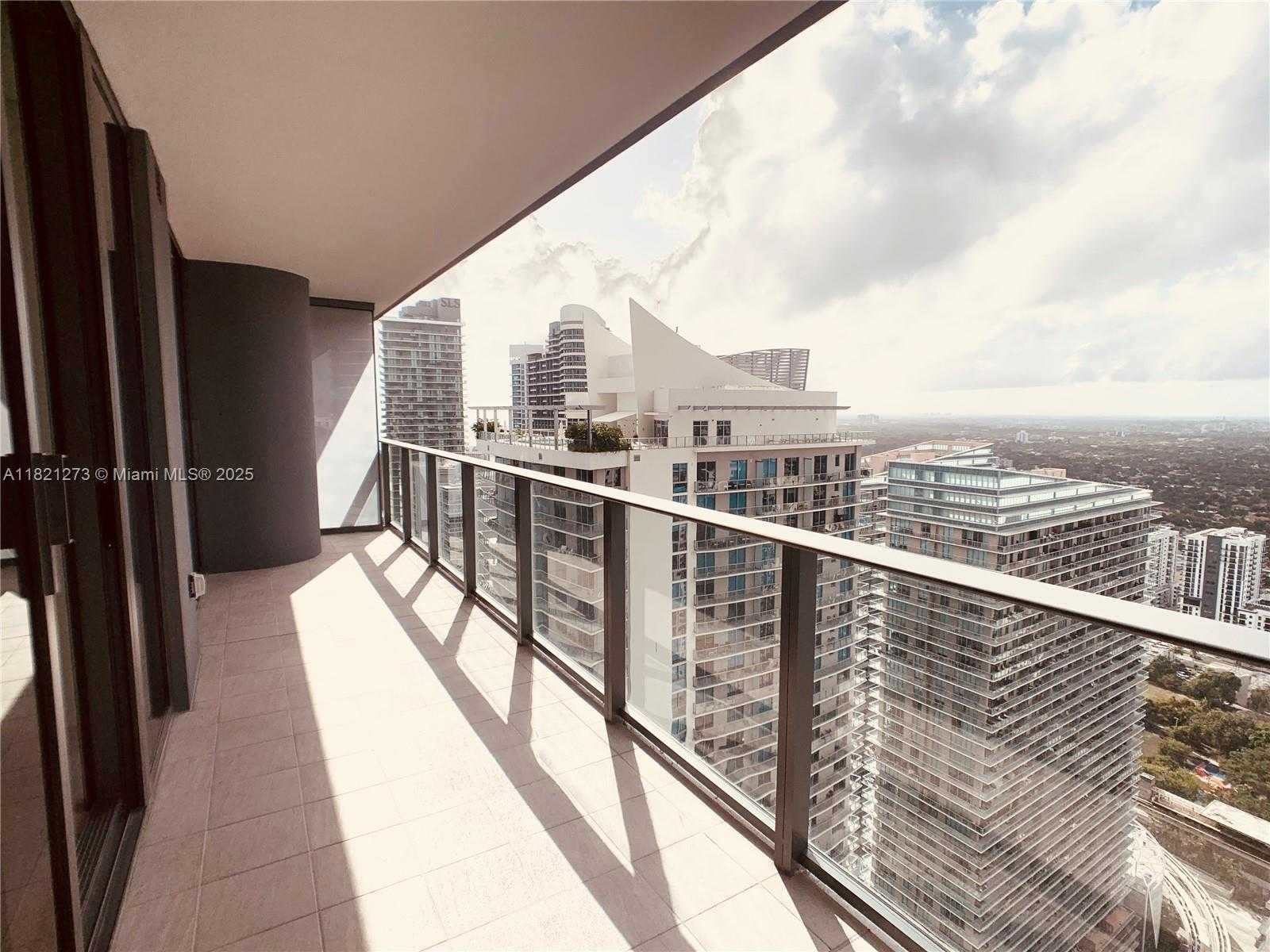 Small Image of 1000 BRICKELL PLZ #4504, Miami Number 8