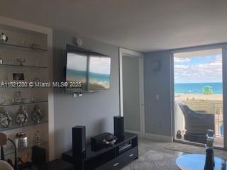 Small Image of 345 OCEAN DR #317, Miami Beach Number 3