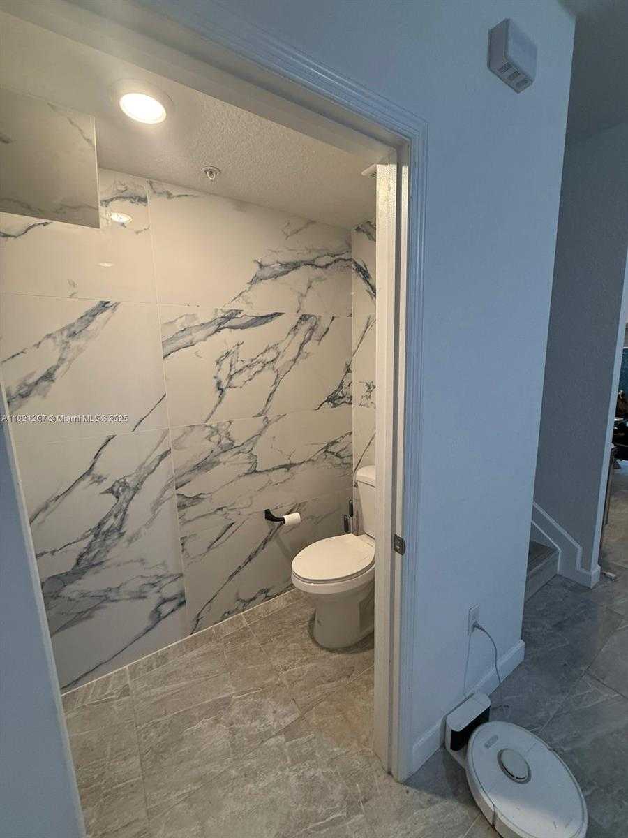 Small Image of 152 SOUTH WEST 185TH WAY, Pembroke Pines Number 12