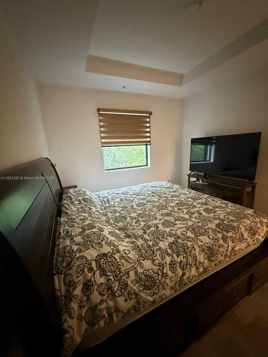 Small Image of 152 SOUTH WEST 185TH WAY, Pembroke Pines Number 14