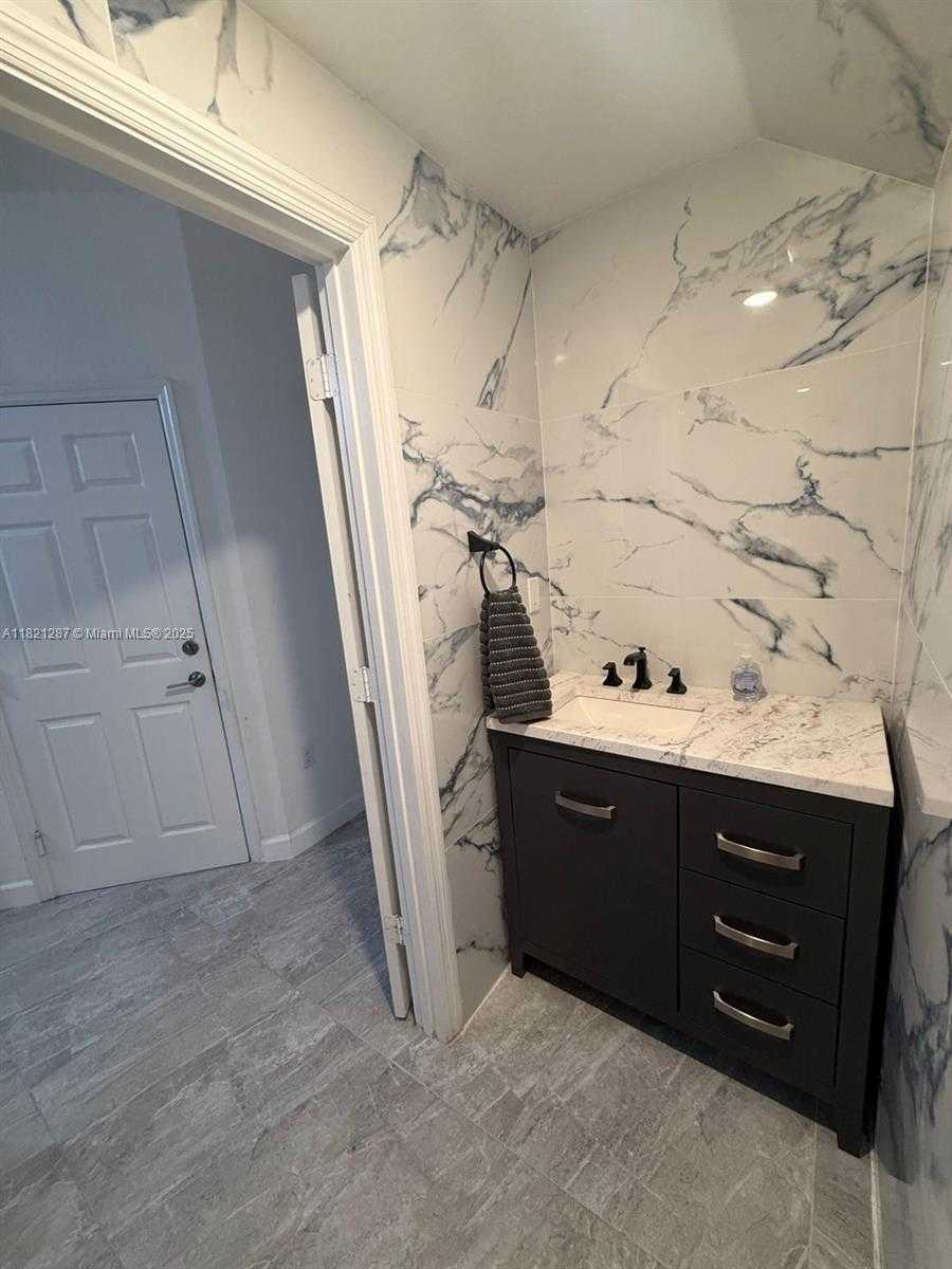 Small Image of 152 SOUTH WEST 185TH WAY, Pembroke Pines Number 15