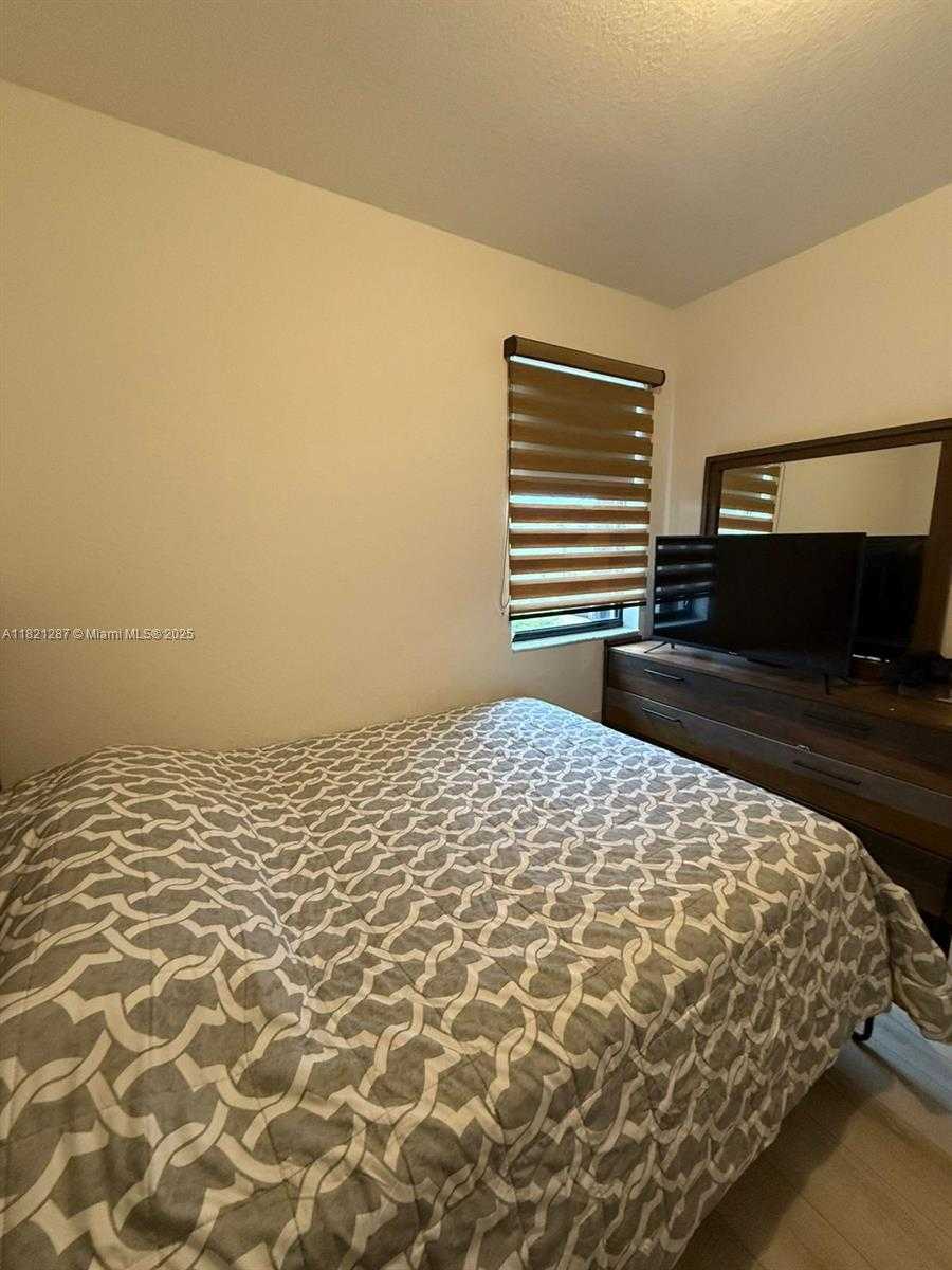 Small Image of 152 SOUTH WEST 185TH WAY, Pembroke Pines Number 16