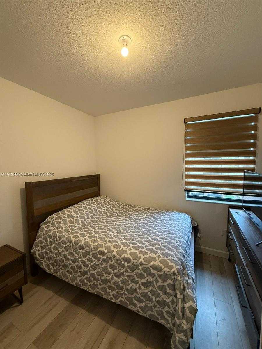 Small Image of 152 SOUTH WEST 185TH WAY, Pembroke Pines Number 17