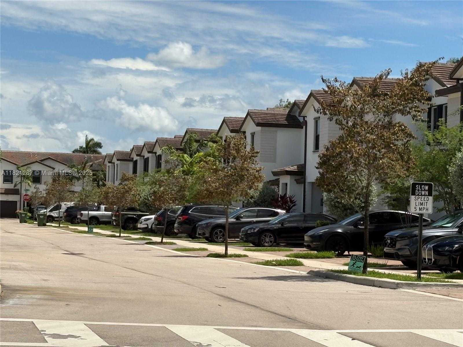 Small Image of 152 SOUTH WEST 185TH WAY, Pembroke Pines Number 18