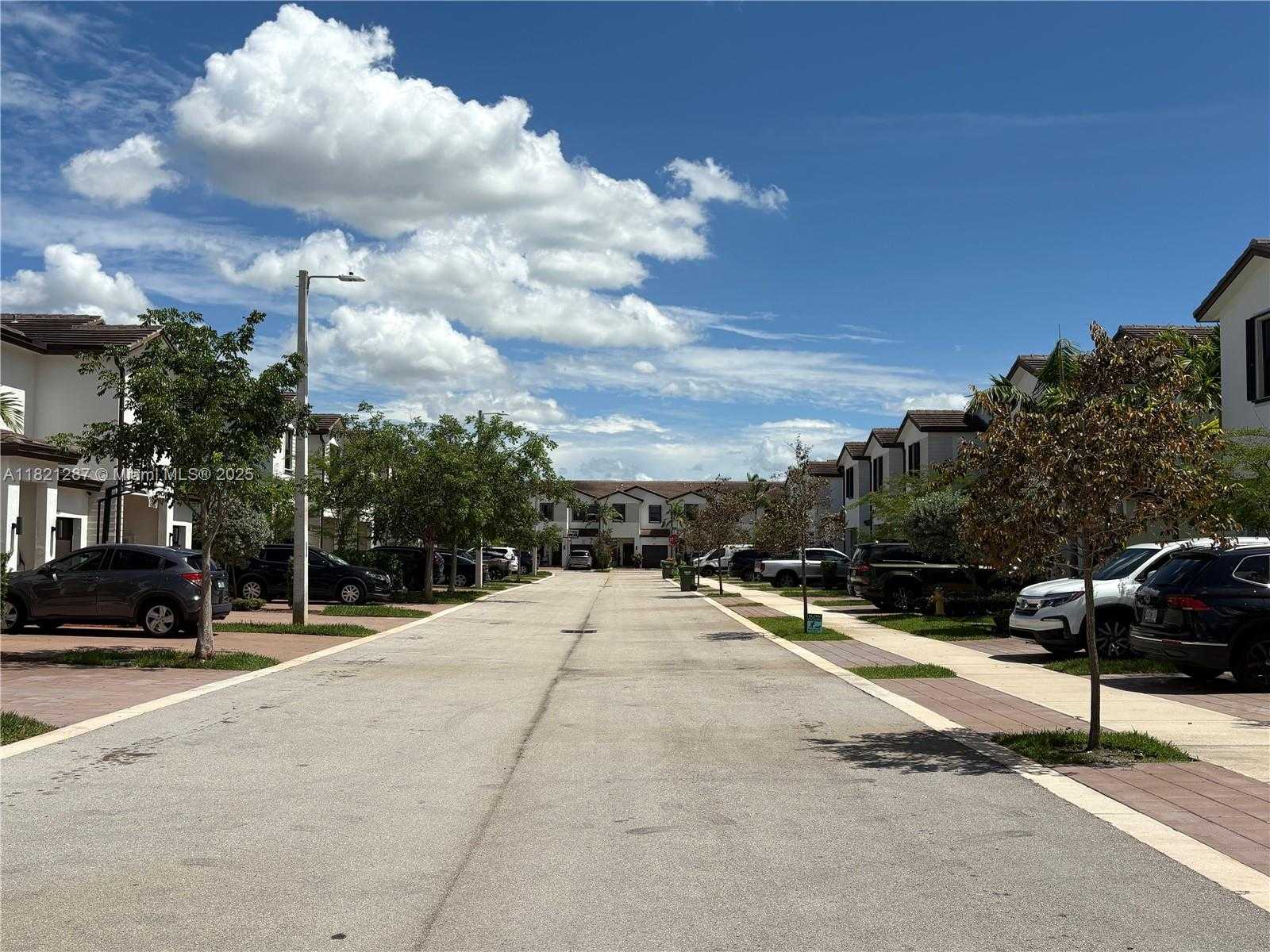 Small Image of 152 SOUTH WEST 185TH WAY, Pembroke Pines Number 21
