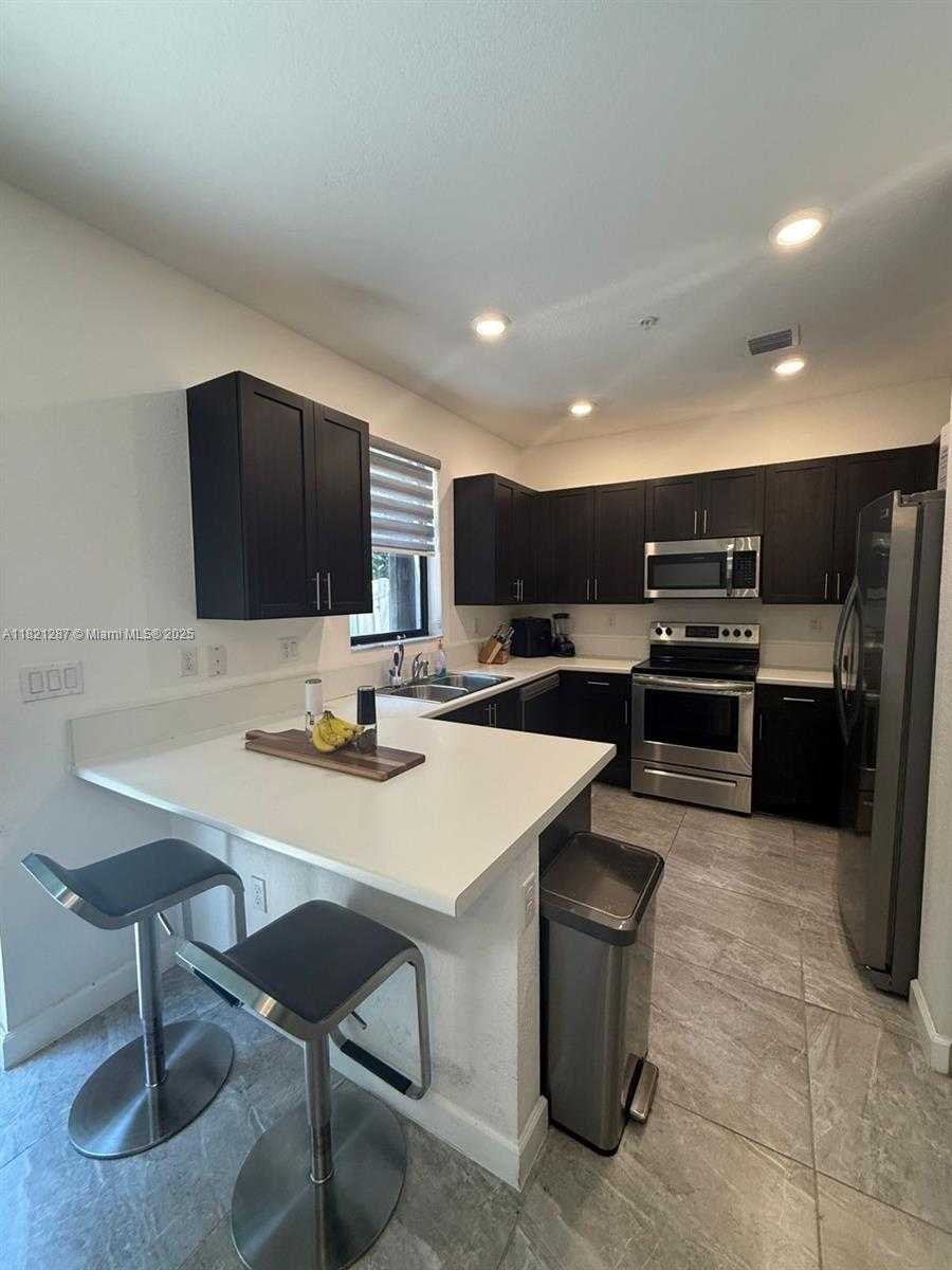 Small Image of 152 SOUTH WEST 185TH WAY, Pembroke Pines Number 6