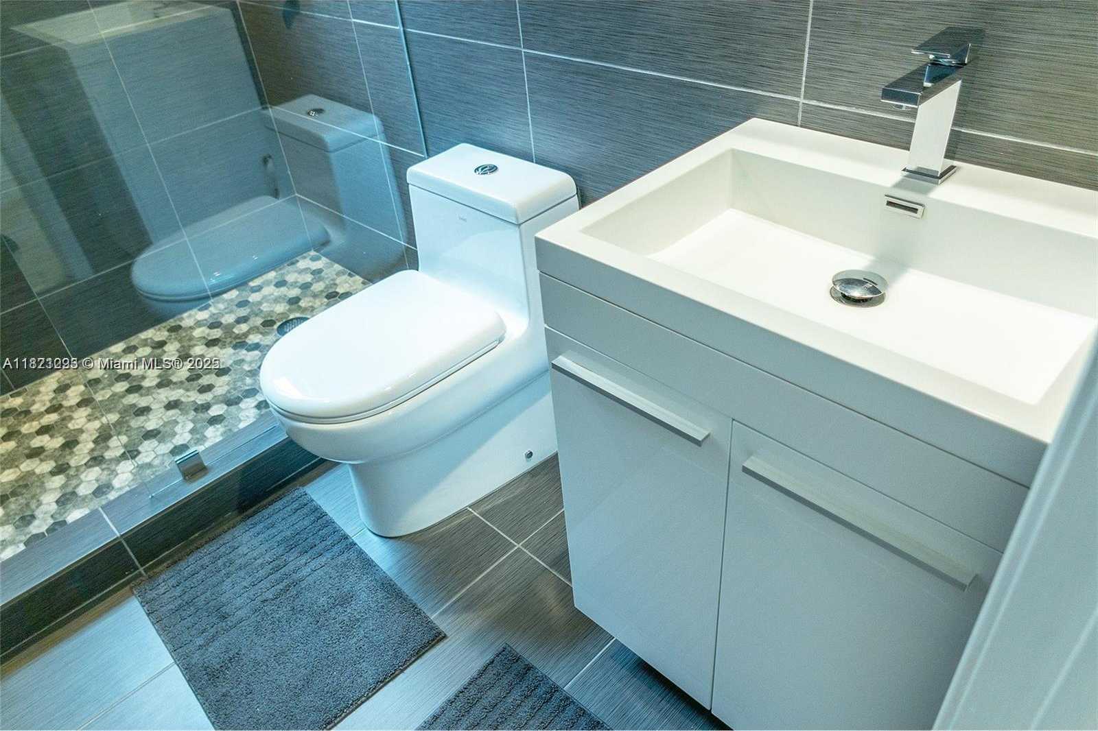 Small Image of 3215 NORTH EAST 184TH ST #14201, Aventura Number 25