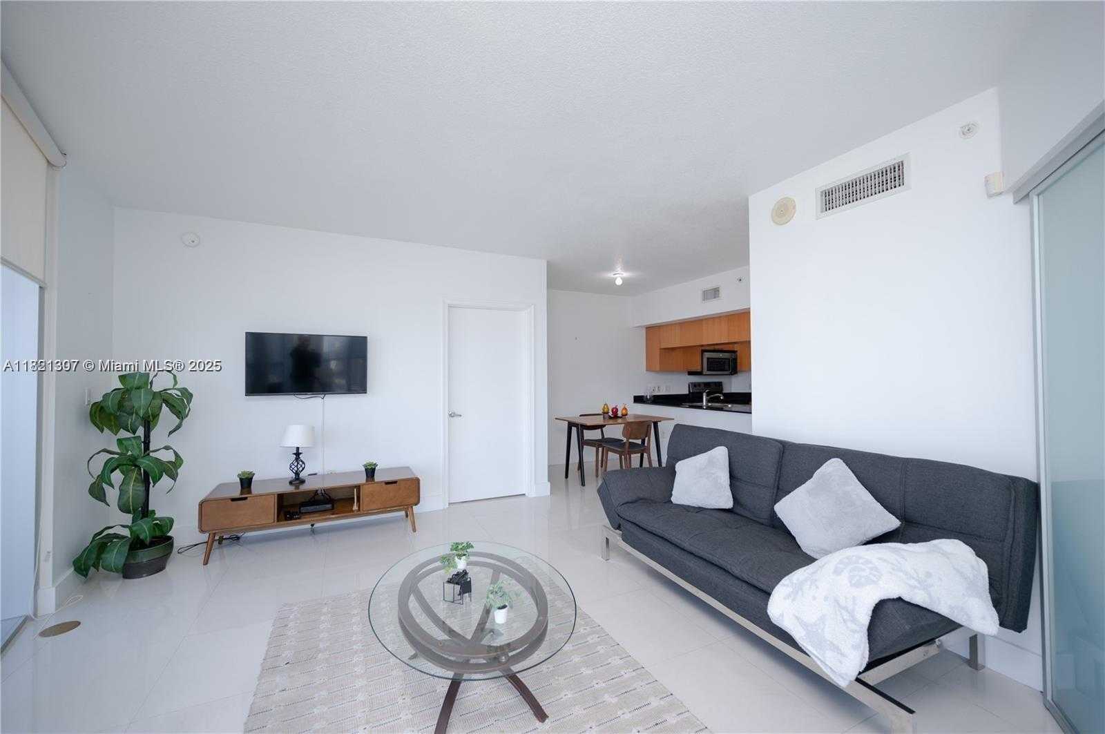 Small Image of 1750 NORTH BAYSHORE DR #2615, Miami Number 3
