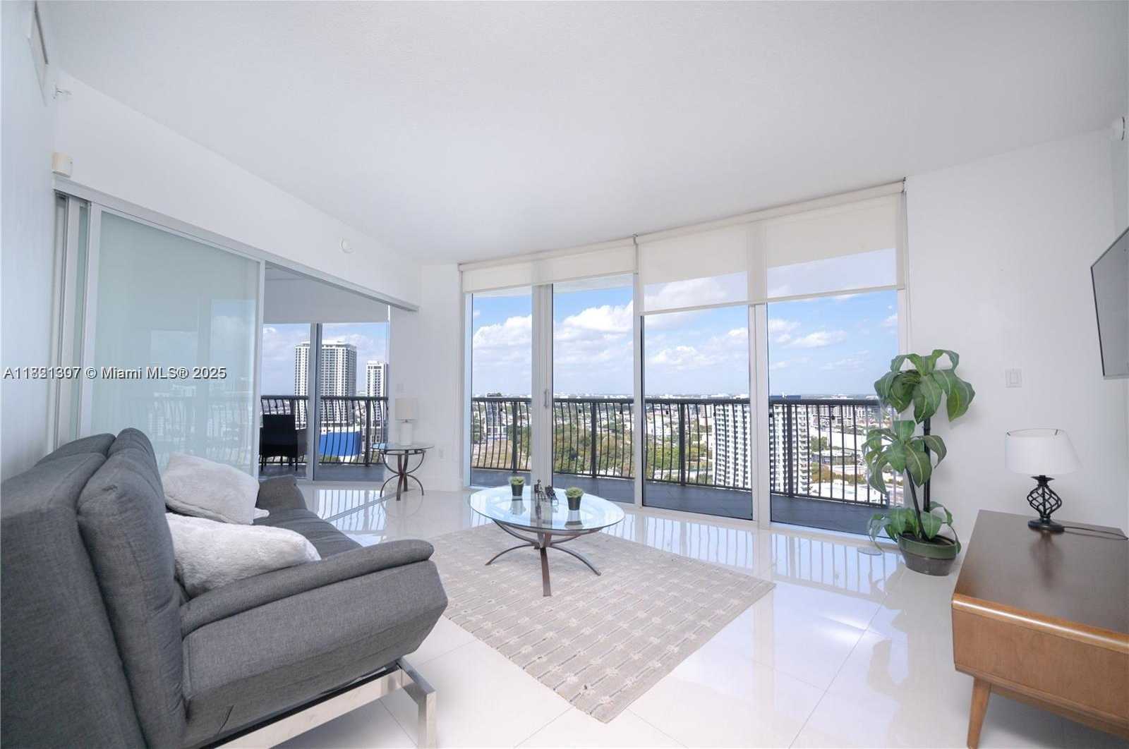 Small Image of 1750 NORTH BAYSHORE DR #2615, Miami Number 4
