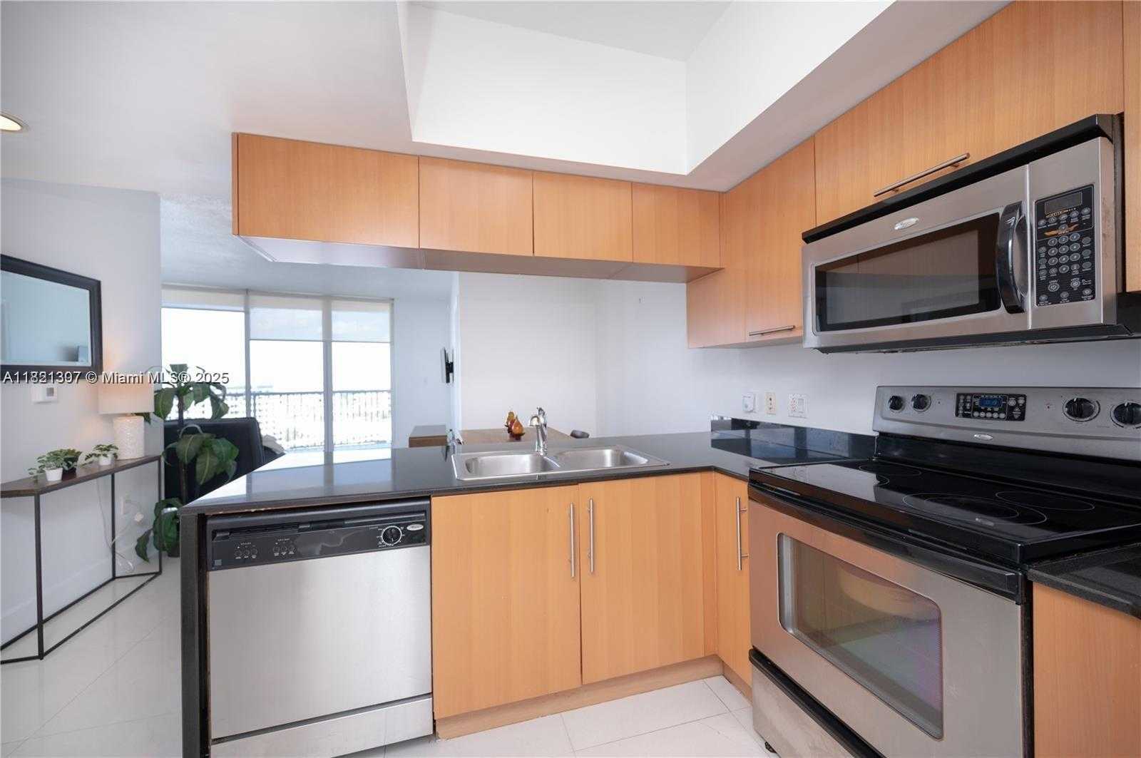 Small Image of 1750 NORTH BAYSHORE DR #2615, Miami Number 9