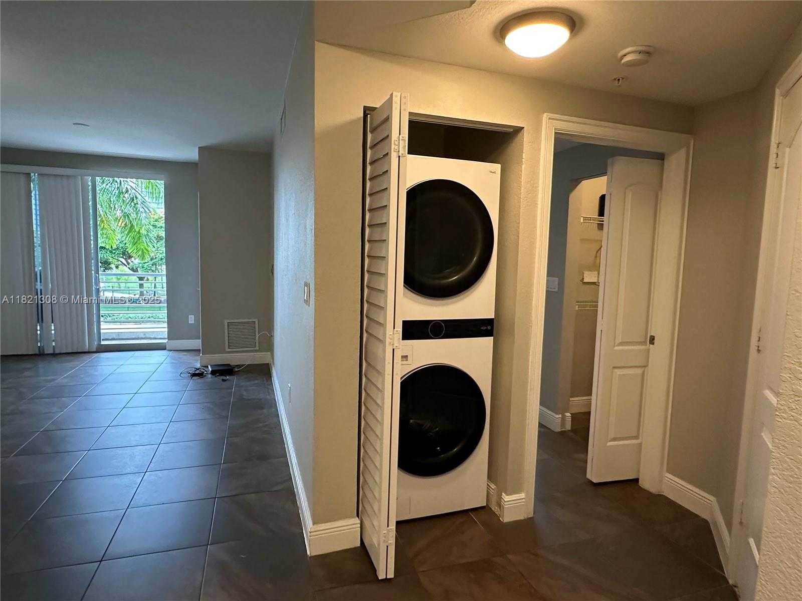 Small Image of 1830 RADIUS DR #215, Hollywood Number 13