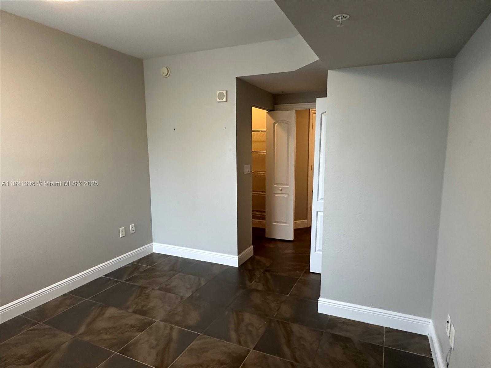 Small Image of 1830 RADIUS DR #215, Hollywood Number 14