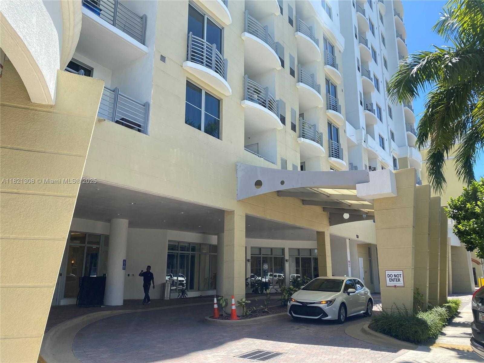 Small Image of 1830 RADIUS DR #215, Hollywood Number 2