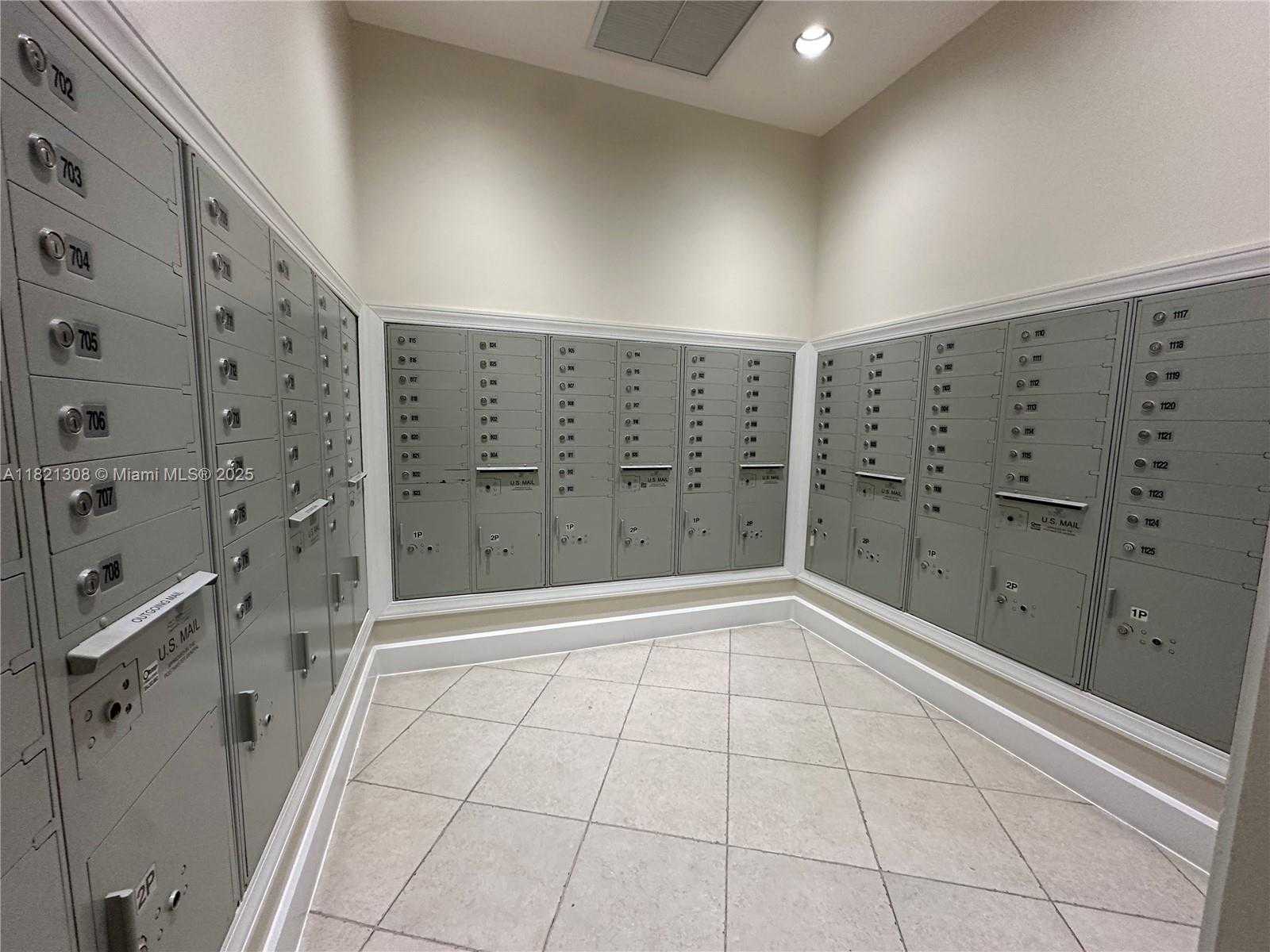 Small Image of 1830 RADIUS DR #215, Hollywood Number 25