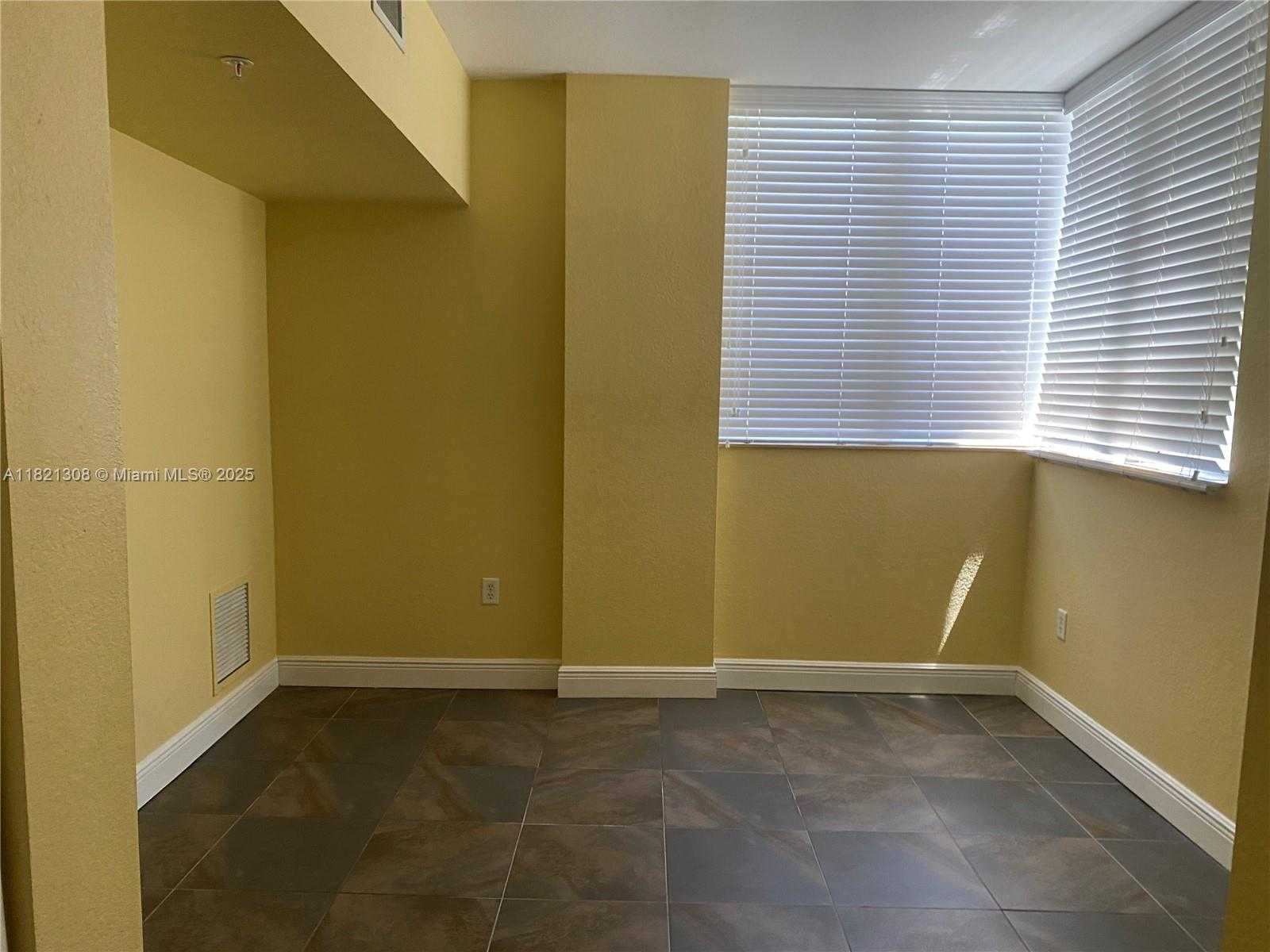 Small Image of 1830 RADIUS DR #215, Hollywood Number 6